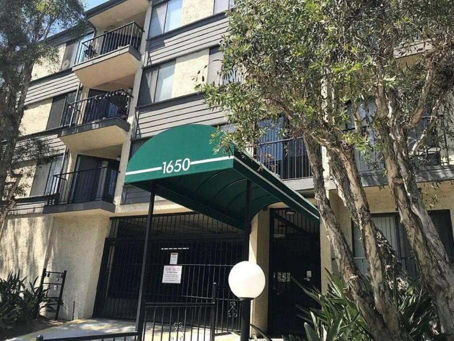 Chic Condo Steps From Petco Park San Diego Bagian luar foto