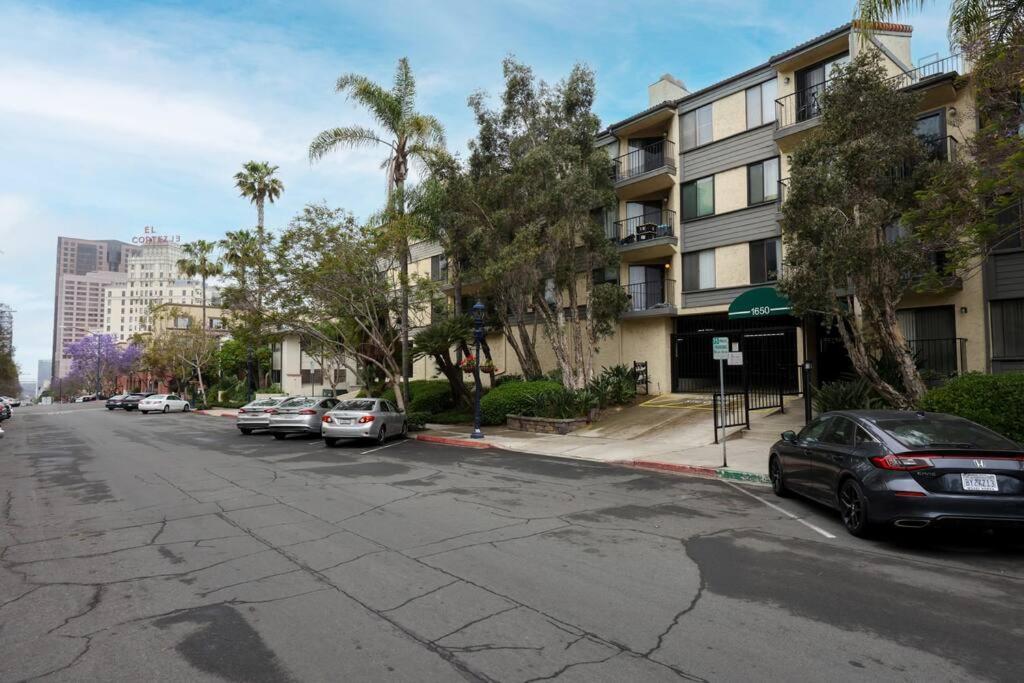 Chic Condo Steps From Petco Park San Diego Bagian luar foto