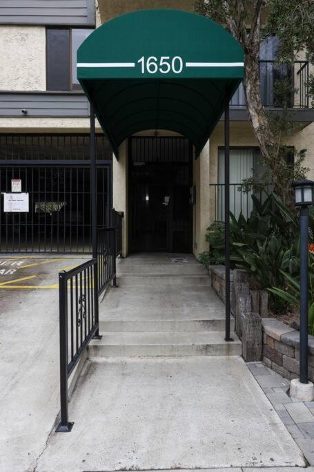 Chic Condo Steps From Petco Park San Diego Bagian luar foto