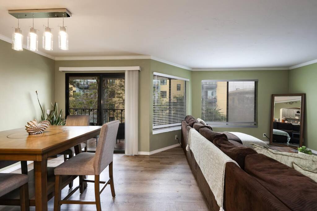Chic Condo Steps From Petco Park San Diego Bagian luar foto