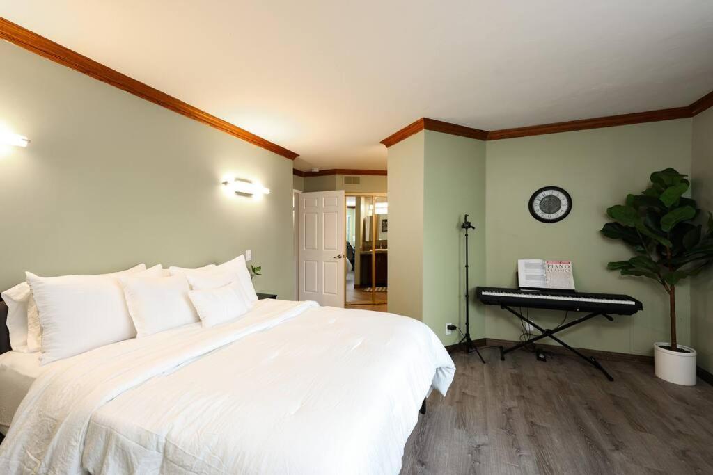Chic Condo Steps From Petco Park San Diego Bagian luar foto
