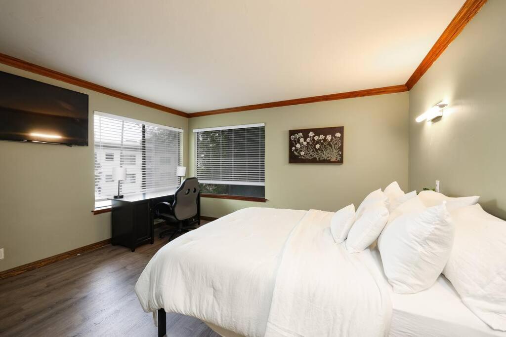 Chic Condo Steps From Petco Park San Diego Bagian luar foto