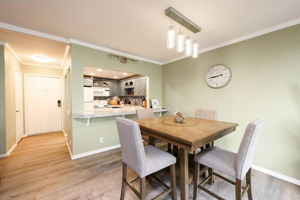 Chic Condo Steps From Petco Park San Diego Bagian luar foto
