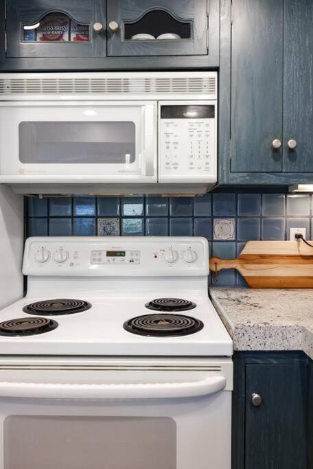 Chic Condo Steps From Petco Park San Diego Bagian luar foto